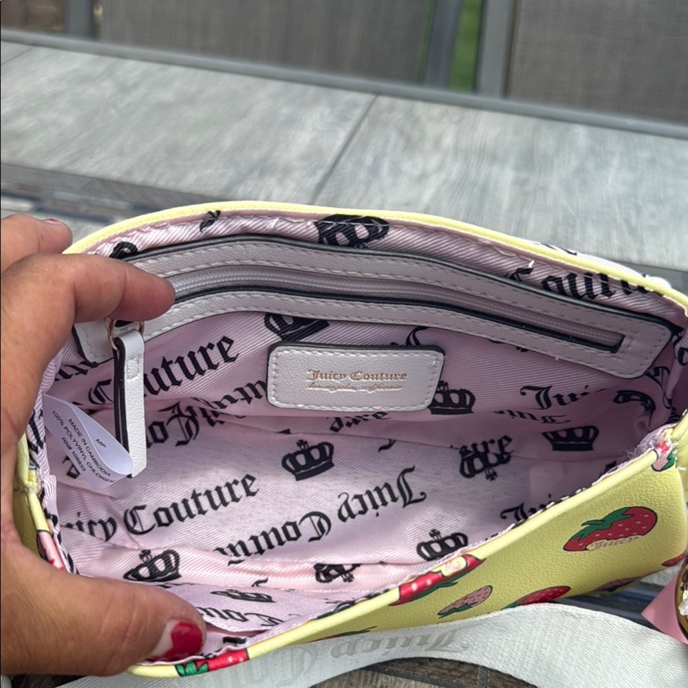 NWT Juicy Couture 2pc Yellow and Red Strawberry Crossbody Excuslive Bag - Picture 5 of 6